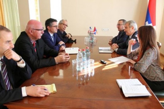 Աշոտ Ղուլյանն ընդունել է Ֆրանսիա-Ղարաբաղ բարեկամության շրջանակի անդամներին