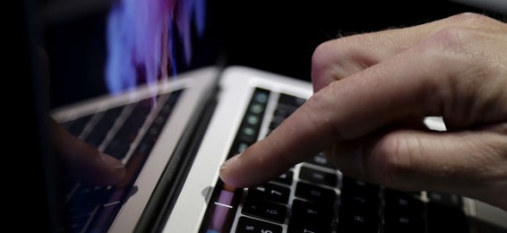 Пользователи жалуются на новые Apple MacBook Pro
