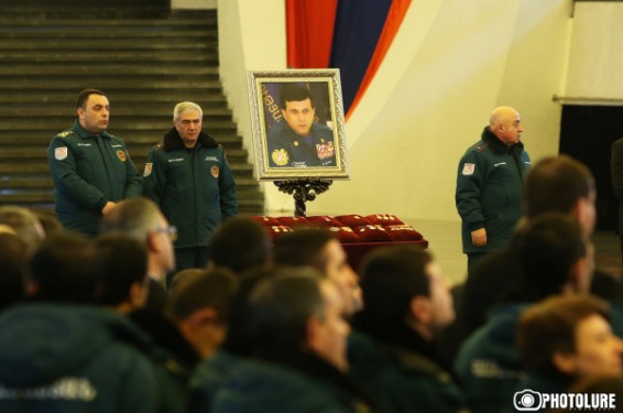 Վերջին հրաժեշտ ԱԻ նախարար Արմեն Երիցյանին