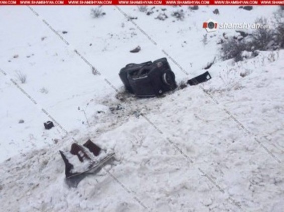 Մեքենան դուրս է եկել ճանապարհի երթևեկելի գոտուց և հայտնվել ձորում. կա վիրավոր