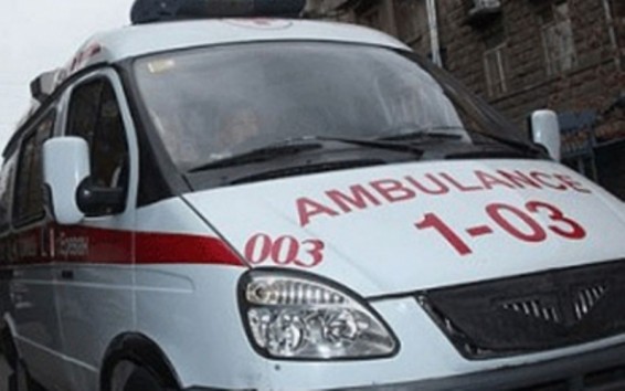 Շտապօգնության երկու մեքենաներն արգելափակվել են ձյան մեջ