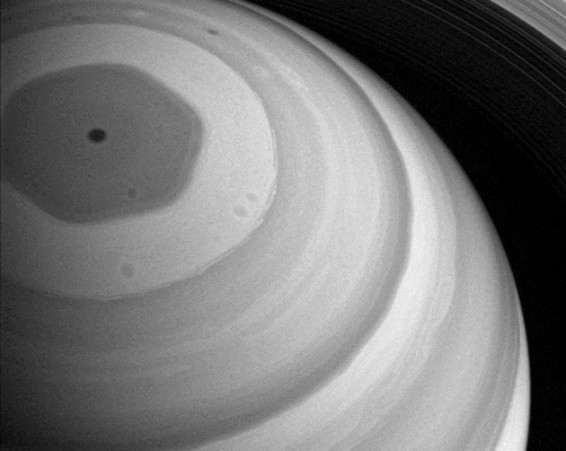 NASA-ն ցուցադրել է Սատուռնի վիթխարի վեցանկյունը