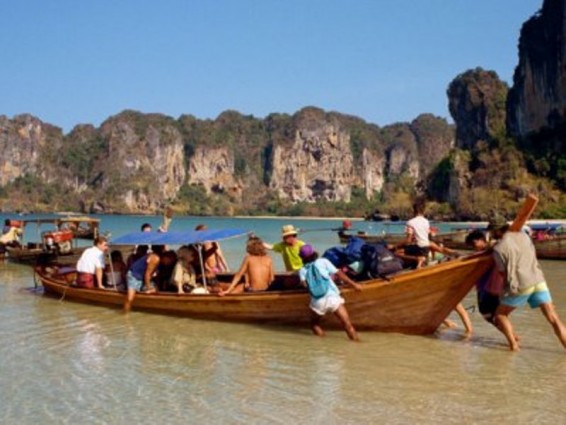 Թաիլանդում խորտակվել է հնդիկ զբոսաշրջիկների նավակը