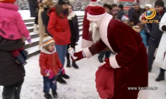 Video.  «Գագիկ Ծառուկյան» հիմնադրամը տասնյակ հազարավոր նվերներ է բաժանել մարզերում