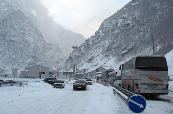 Ստեփանծմինդա-Լարս ավտոճանապարհը բաց է բոլոր տեսակի տրանսպորտային միջոցների համար՝ անվաշղթաների կիրառման դեպքում