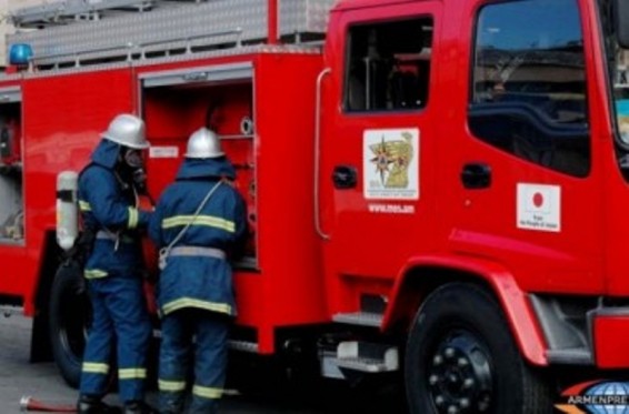 Հրդեհ Երևանում. փրկարարները քաղաքացիների օգնությամբ կանխել են կրակի տարածումը