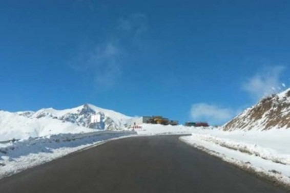 Վարդենյաց լեռնանցքում տեղ-տեղ մերկասառույց է