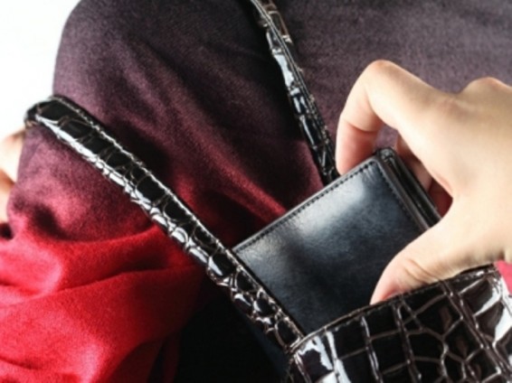 Թիվ 46 երթուղու ավտոբուսում 2 դրամապանակ են գողացել