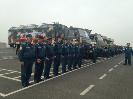 Մարդասիրական պաշարով բեռնված 10 բեռնատար մեքենաները Երևանից ուղեւորվեցին Արցախ