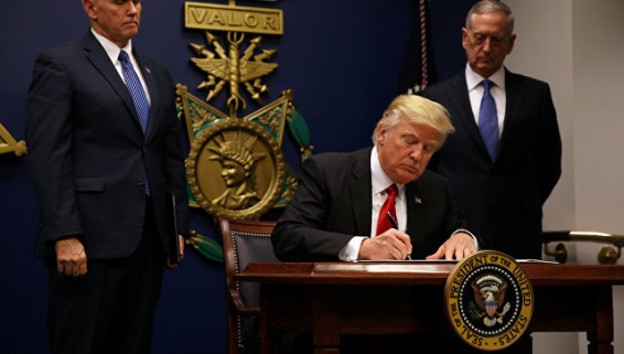 Песков об указе Трампа о защите от терроризма: это не наше дело