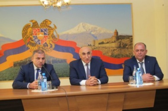 Դավիթ Լոքյանը ներկայացրել է նորանշանակ մարզպետ Արամայիս Գրիգորյանին