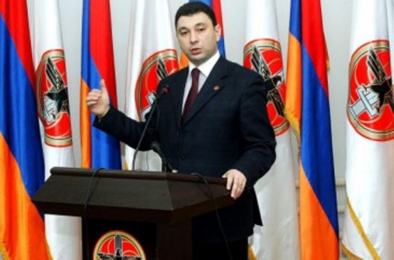 Նախագահն արդեն հայտարարել է, որ մեծամասնություն ունենալու դեպքում ՀՀԿ-ի կառավարության ղեկավար մնալու է Կարեն Կարապետյանը. Շարմազանով