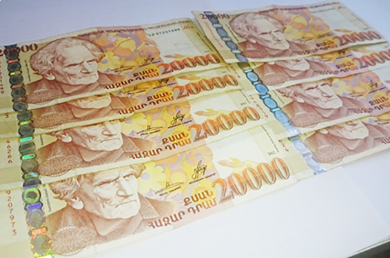 Ֆիզիկայի ուսուցչից՝ 400 000 դրամ, մաթեմատիկայի ուսուցչից՝ 637 000 դրամ, մանկավարժության ուսուցչից՝ 617 000 դրամ կաշառք.Նոր Կյանքի դպրոցի տնօրենին կաշառել են