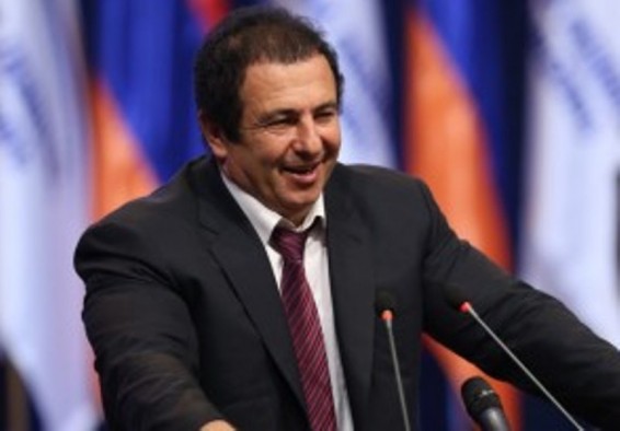 «Ծառուկյան» դաշինքի նախընտրական ծրագրը ուղենիշ սահմանեց մնացյալ դերակատարների համար