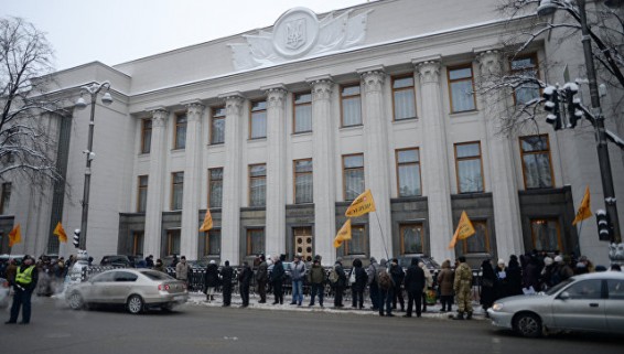 Митингующие у здания Рады требуют отменить наказание за проституцию
