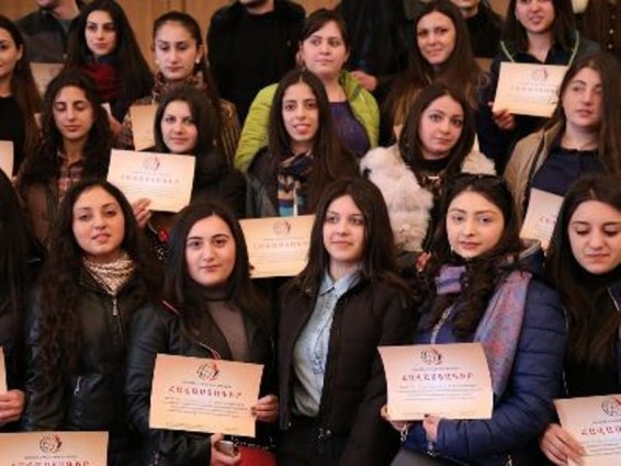 Փոխհատուցվել է 745 ուսանողի ուսման վարձ