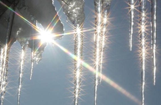 Փրկարարները հեռացրել են տանիքից կախված սառցալեզվակները