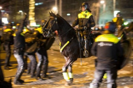 Ռոտերդամի ոստիկանությունն ուժ է կիրառել ցույց կազմակերպած թուրքերի դեմ