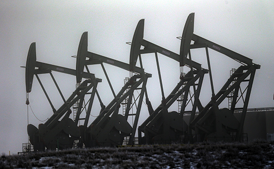Цена на нефть марки Brent опустилась ниже $51 впервые за три месяца