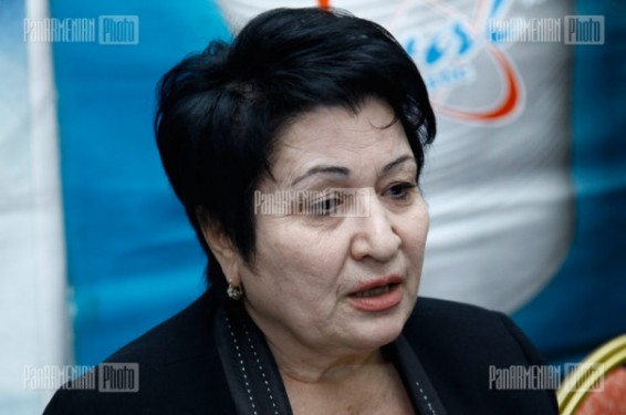 Շատ հարգում եմ Արթուրին, բայց պետք է ամենքն իրենց տեղում պետք է լինեն ինչպես կյանքում, այնպես էլ մահվանից հետո. զոհված ազատամարտիկի մայր