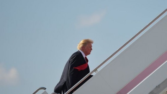Рейтинг одобрения Трампа среди жителей США упал рекордно низко