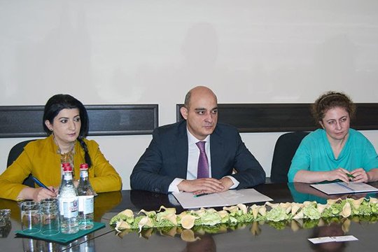 ՍԱՊԾ պետը Կանադայի դեսպանության ներկայացուցչի հետ քննարկել է արտահանմանն ու ներմուծմանն առնչվող հարցեր