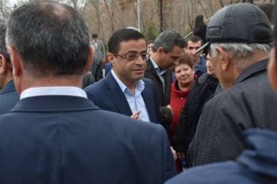 Video. «Նոր Նորքի բնակիչների կարծիքները Ռոբերտ Սարգսյանի մասին»