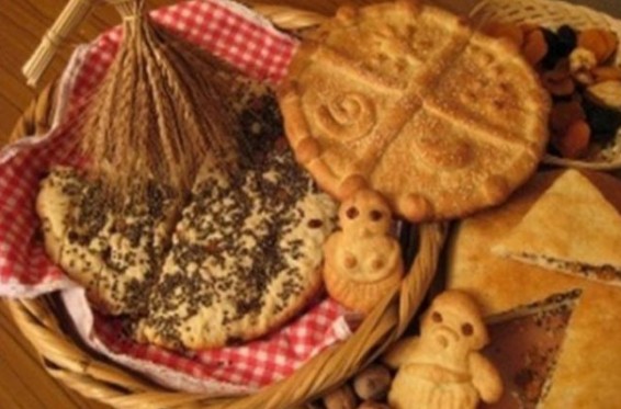 Մեծ պահքը կիսվեց. այսօր Միջինք է. հայ տանտիկիններն ավանդական բաղարջն են թխում