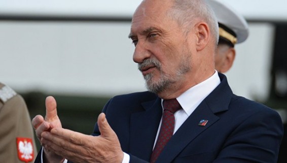 Министр обороны Польши назвал незаконным сотрудничество контрразведки с ФСБ