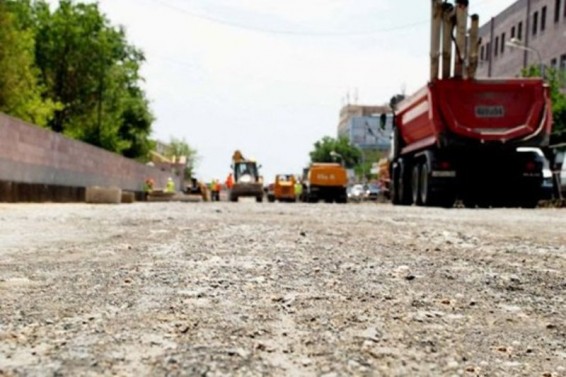 Երևանում մեկնարկել են ասֆալտբետոնե ծածկի նորոգման աշխատանքները