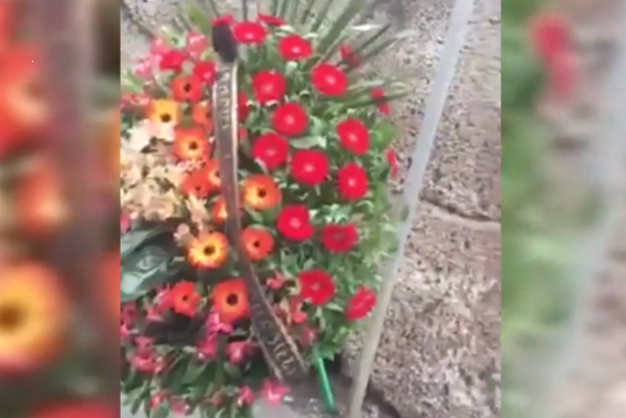 Նաիրա Զոհրաբյանի բնակարանի մոտ տեսախցիկը կոտրել և «Ողորմի»-ով ծաղկեպսակ են դրել