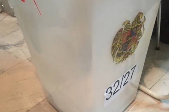 Բյուրականի գյուղապետը հերքում է եղբայրների հետ տեղամաս ներխուժելու և վստահված անձանց հրելու մասին տեղեկությունները