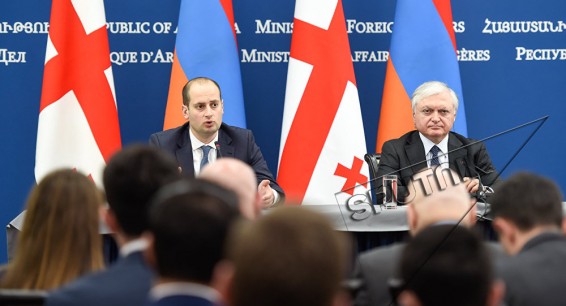 Главы МИД Армении и Грузии обсудили карабахский конфликт