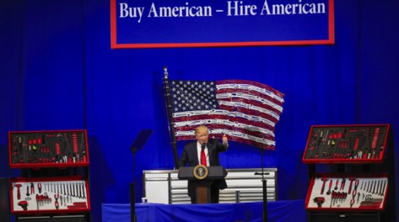 Трамп подписал указ о поддержке производителей США