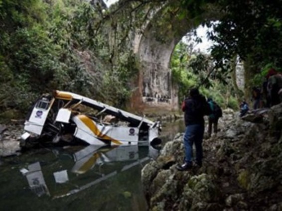 Հնդկաստանում ավտոբուսն ընկել է գետը, 44 մարդ է զոհվել