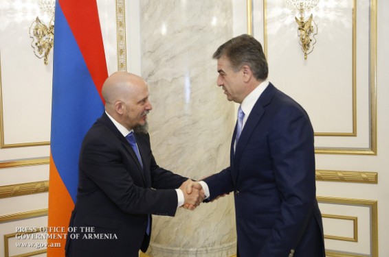 Վարչապետը և Արգենտինայի դեսպանը քննարկել են տնտեսական  կապերի զարգացմանը վերաբերող հարցեր