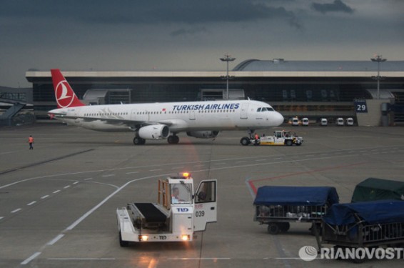 Մոսկվայից Անթալիա թռչող օդանավը ճանապարհին բախվել է թռչունների երամի