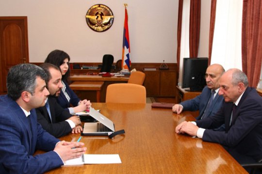 Բակո Սահակյանն ընդունել է «Դասարան» կրթական ծրագրի մի խումբ ներկայացուցիչներին