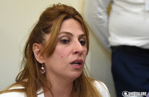 Զարուհի Փոստանջյանը ստեղծում է ազգային դիմադրության շարժում