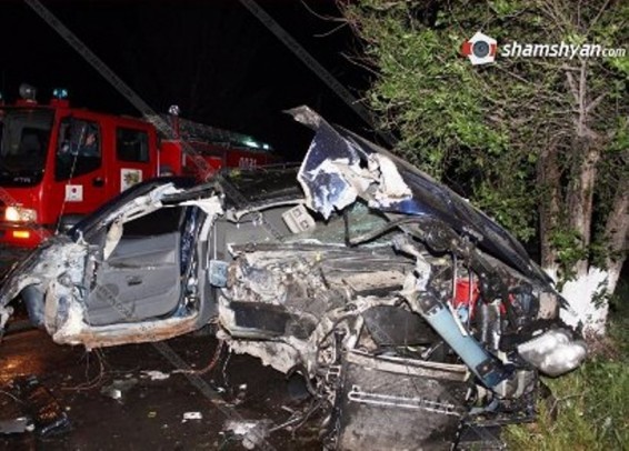 «Էրեբունի» ԲԿ-ի մոտ «Jeep Grand Cherokee»-ն բախվել է սյանը. ուղեւորի վիճակը ծանր է