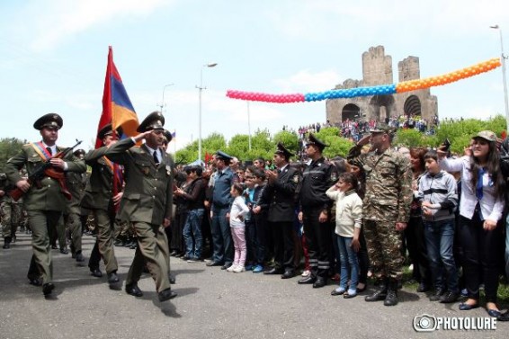 Photo. Ապարանում տեղի է ունեցել Ապարանի մարտերի 98–ամյակին նվիրված հանդիսավոր արարողություն