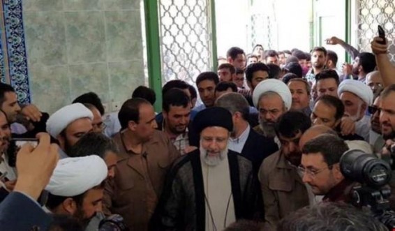 Ալի Համենեին մասնակցել է քվեարկությանը