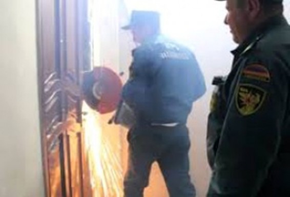 Փրկարարները բացել են փակ դռները