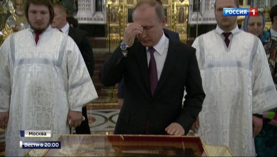Путин приложился к мощам Николы Чудотворца