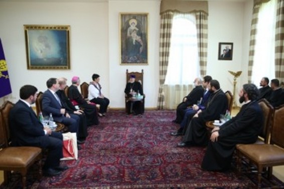 Ամենայն Հայոց Կաթողիկոսն ընդունեց Վատիկանի Գաղտնի արխիվների և Առաքելական գրադարանի ղեկավարին