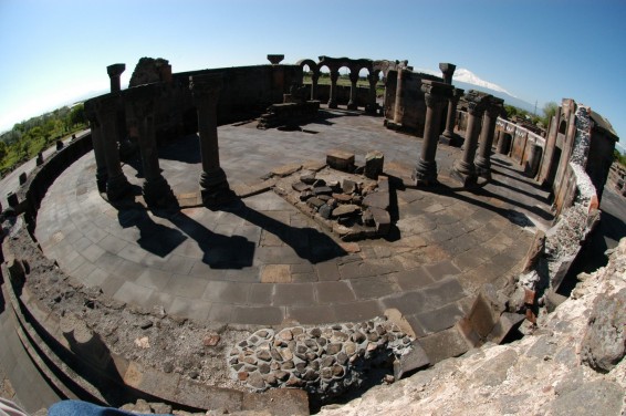 Հունիսի 1-ը՝ «Զվարթնոցում»