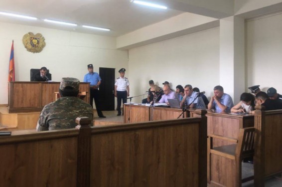 Տարածված խոսակցություններից լսել եմ,որ Հայկազ Բարսեղյանը ամբաստանյալներին հայհոյել է,իսկ իրենք եկել են հաշիվ մաքրելու.կուրսանտի սպանության գործով վկա