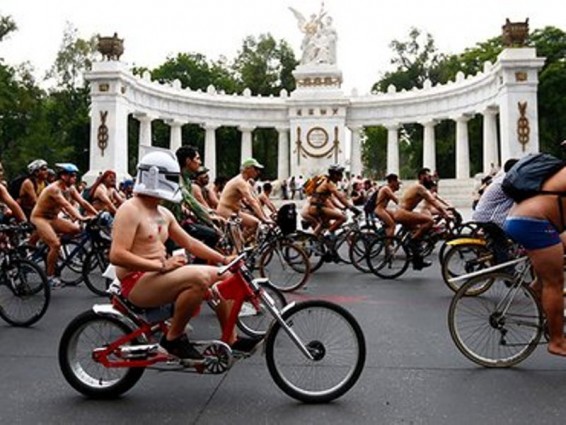 Մեքսիկայում հեծանվորդները մերկ արշավ են կազմակերպել