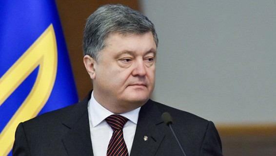 Порошенко пообещал скорое возвращение в Крым украинских флагов