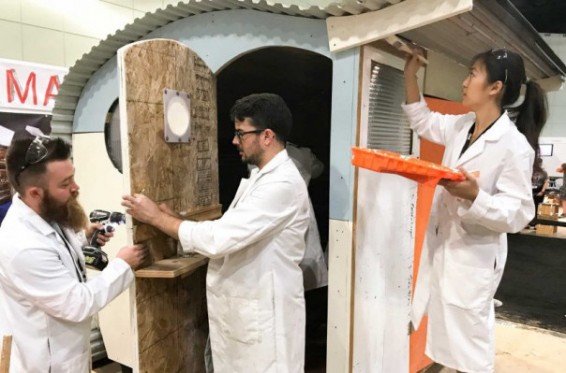 Ամերիկացի ուսանողներն աղբից տուն են կառուցել անօթևանների համար